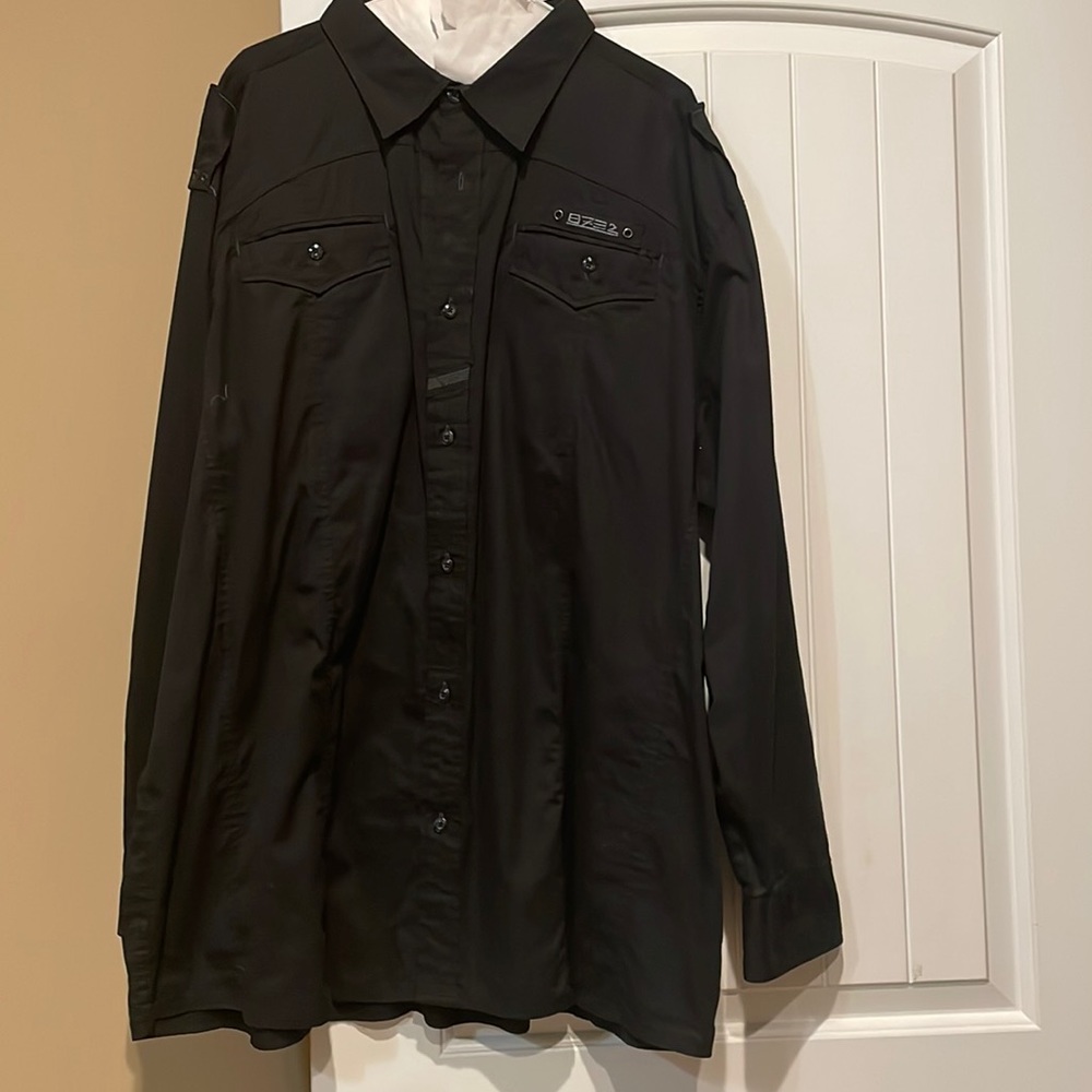 Men’s long sleeve black shirt
